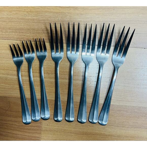 Stanley Roberts Other - ROGERS Stanley Roberts Stainless JEFFERSON MANOR Flatware 8-Pieces FORKS